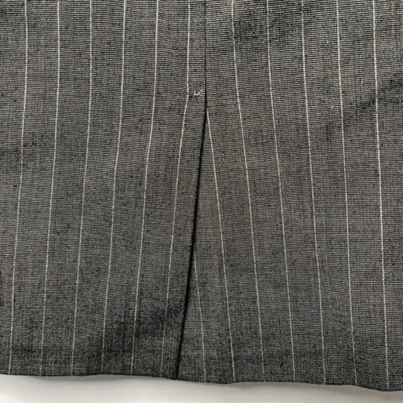 NWOT Spacegirlz Pencil Skirt Grey/White Stripes. Size 9. Cinched/Ruched core. - Picture 3 of 5